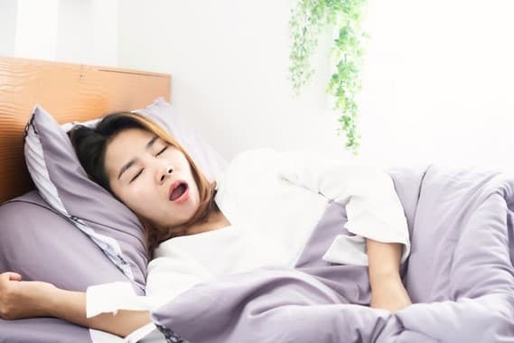 Customized Dental Sleep Apnea Device vs. Over-the-Counter Snoring Aids: Comprehensive Comparison